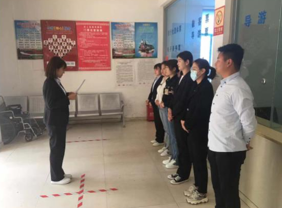領(lǐng)下認真閱讀了王杰生前的日記，其“一不怕苦，二不怕死”的王杰精神以及“在榮譽上不伸手，在待遇上不伸手，在物質(zhì)上不伸手”的崇高精神讓每一位黨員思想上受到洗禮，黨性上得到錘煉。
