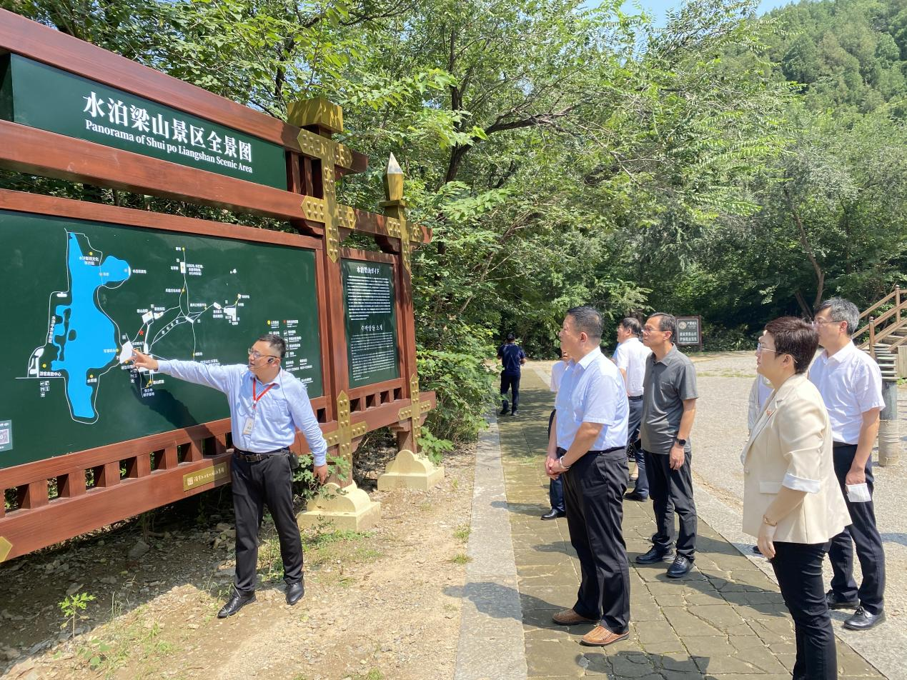 市重點(diǎn)項(xiàng)目掛圖作戰(zhàn)總指揮部赴曾廟景區(qū)、水泊梁山景區(qū)督導(dǎo)調(diào)研重點(diǎn)景區(qū)提升項(xiàng)目